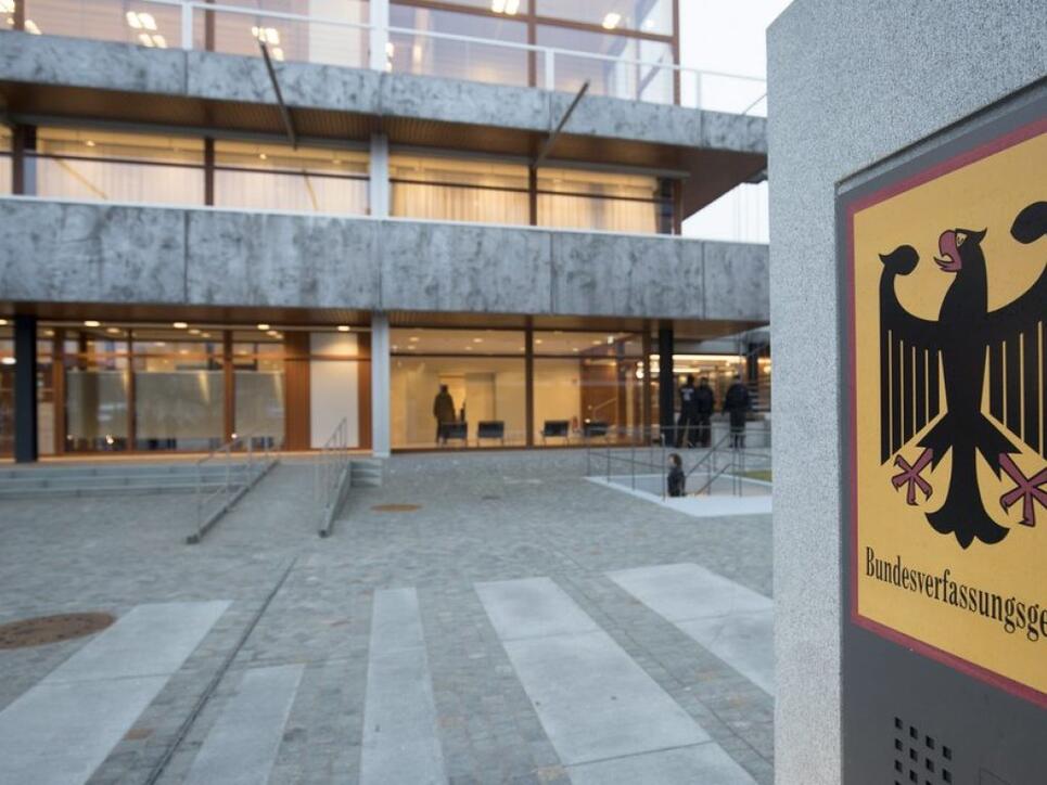 Das deutsche Verfassungsgericht in Karlsruhe fordert ein drittes Geschlecht für den Eintrag im Geburtenregister.