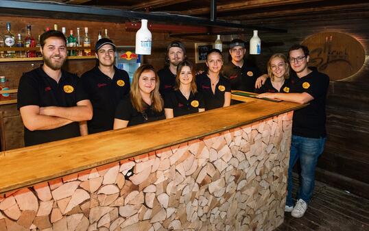 #näherdran Mauren: Gin-Fest s`Loch Vorstand / Team.  _Nils Vollmar