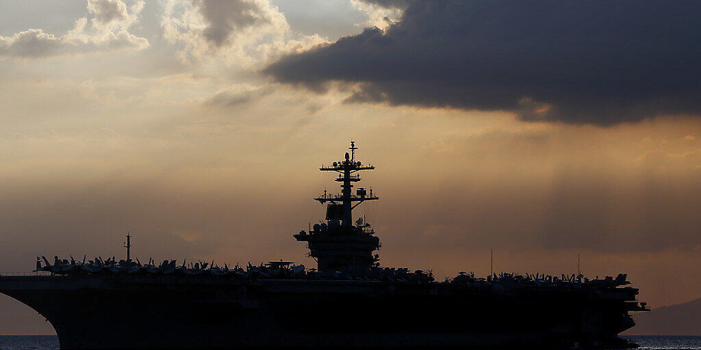 Auf dem US-Flugzeugträger "USS Theodore Roosevelt" breitet sich das Coronavirus aus. (Archivbild) Auf dem US-Flugzeugträger "USS Theodore Roosevelt" breitet sich das Coronavirus aus. (Archivbild)