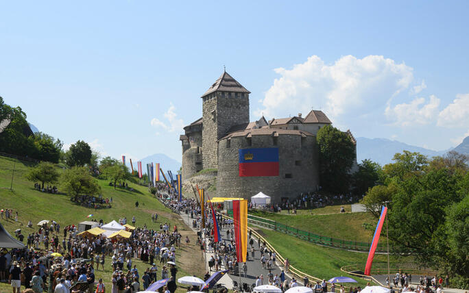 Staatsfeiertag 2026: Staatsakt auf der Schlosswiese (15.08.2026)