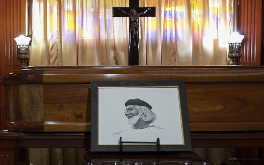 Der nicaraguanische Dichter und Theologe Ernesto Cardenal ist auf einer Insel im Nicaraguasee bestattet worden. (Archivbild)
