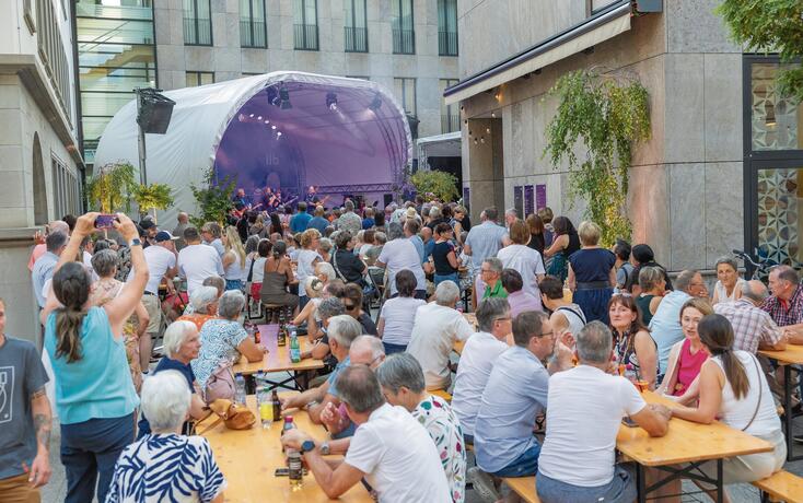 LLB Sommer im Hof in Vaduz