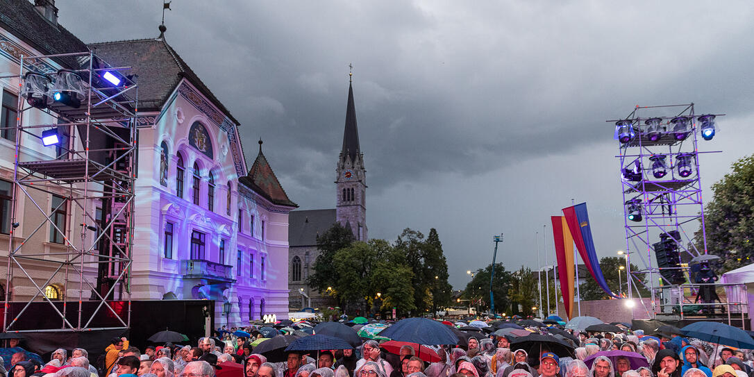 Staatsfeiertag Jubiläumsfeier auf dem Peter Kaiser Platz