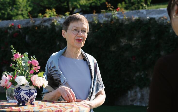 Regierungschefin Brigitte Haas muss sich einem notwendigen medizinischen Eingriff unterziehen.