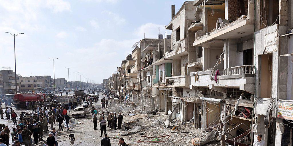 Die syrischen Städte ähneln einander auf tragische Weise immer mehr- als Trümmerlandschaften. Im Bild: Homs nach dem jüngsten Doppelanschlag.
