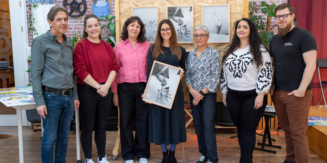 Plakatpräsentation von Sandra Maier zum Kinderrecht auf Kunst u