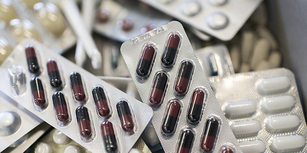 Das Bundesamt für Gesundheit hat im Rahmen einer Überprüfung die Preise von 288 Originalpräparaten um durchschnittlich gegen 20 Prozent gesenkt. Die Behörde erwartet per 1. Dezember 2018 Einsparungen von gut 100 Millionen Franken.