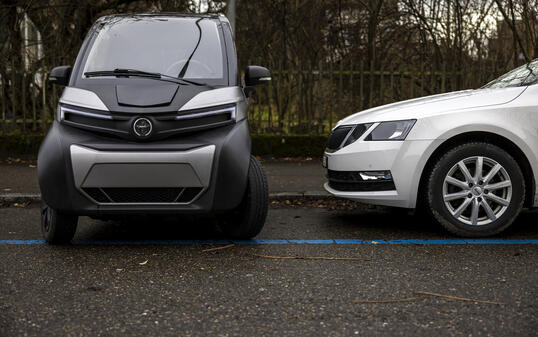 ELEKTROAUTO, PARKPLATZ, PARKPLAETZE, BLAUE ZONE,