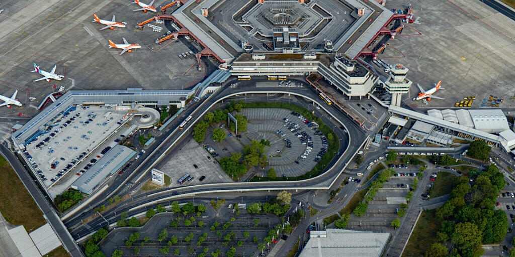 Am Flughafen Berlin Tegel gehen bald die Lichter aus. (Archivbild)