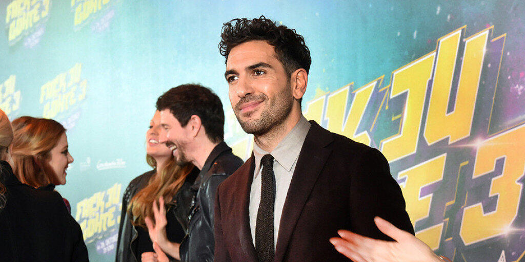 Der Schauspieler Elyas M'Barek im Oktober 2017 bei der Weltpremiere von "Fack ju Göhte 3" in München. Der Film blieb am Wochenende vom 9. bis 12. November 2017 in der Deutschschweiz an der Spitze der Kinocharts. (Archiv)