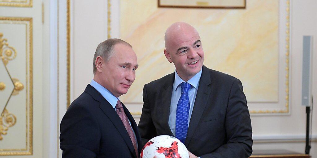 Wladimir Putin lädt zum grossen Fussballfest im Kreml (Archiv)
