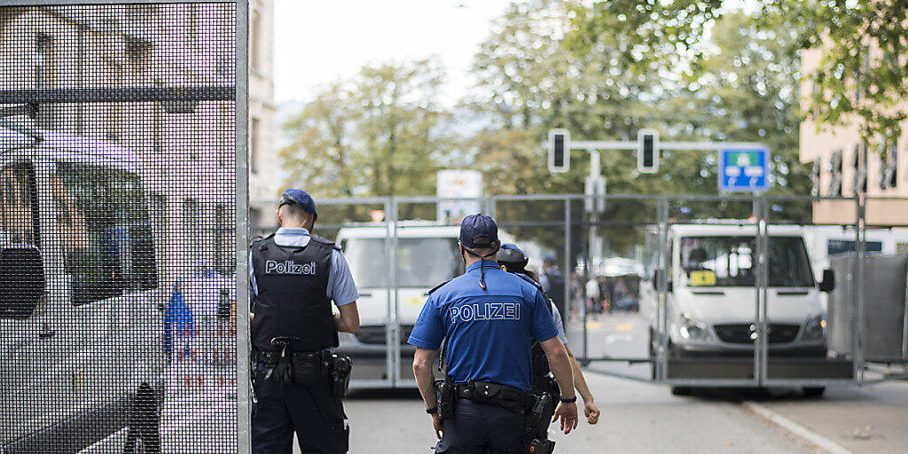 Das Bauchgefühl ist kein ausreichendes Kriterium für eine Personenkontrolle. Für die Zürcher Stadtpolizei gelten seit Anfang November einheitliche Standards und klare Kriterien. (Symbolbild)