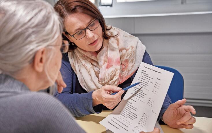 CARITAS, SCHULDENBERATUNG, SCHULDEN, BERATUNGSSTELLE, BERATUNGSSTELLE, SOZIALE ARBEIT, BERATUNGSLEISTUNG, BERATUNGSARBEIT, BERATUNGSDIENSTLEISTUNG, BERATUNG, HILFE, HILFESTELLUNG, UNTERSTUETZUNG, FINANZIELLE BERATUNG, FINANZEN, FINANZPROBLEME, GELDSORGEN,