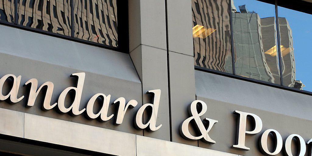 Als Folge des Brexits: S&P senkt als erste Ratingagentur die Bonität Grossbritanniens.