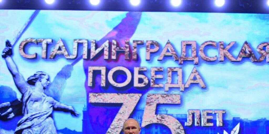 Wladimir Putin am Freitag in Wolgograd an einem Konzert zum 75. Jahrestag des Sieges von Stalingrad.