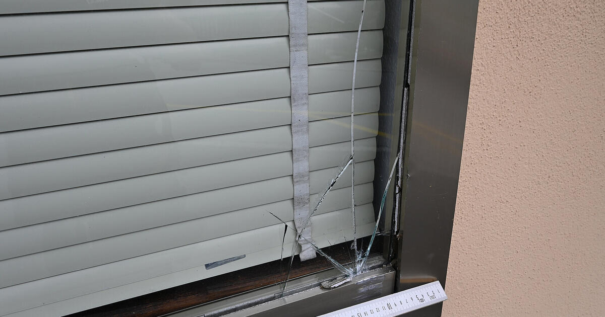 Mauren Lieferwagen kollidiert mit Schaufenster Vaterland online