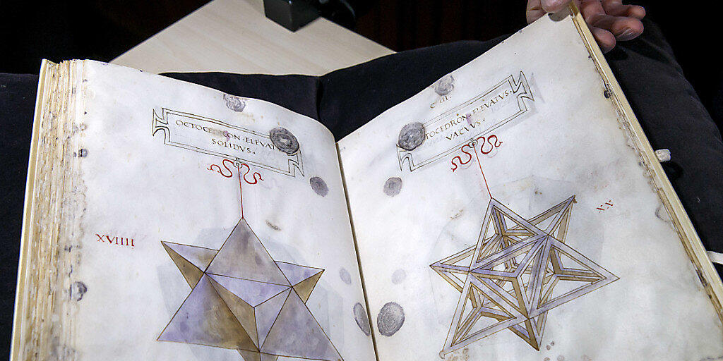 Die mathematische Abhandlung "De Divina Proportione" aus dem Jahr 1498 ist einer der Schätze der Bibliothek Genf. Die Zeichnungen werden Leonardo da Vinci zugesprochen. Dieser Schatz wird nun erstmals der Öffentlichkeit präsentiert.