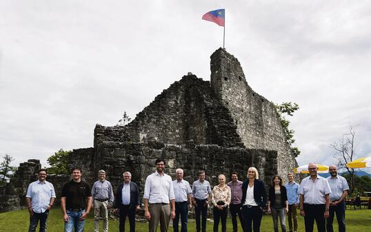 Die Vorstandsmitglieder des neuen Vereins «The Princely Liechtenstein Tattoo» mit dem Leitungsteam..