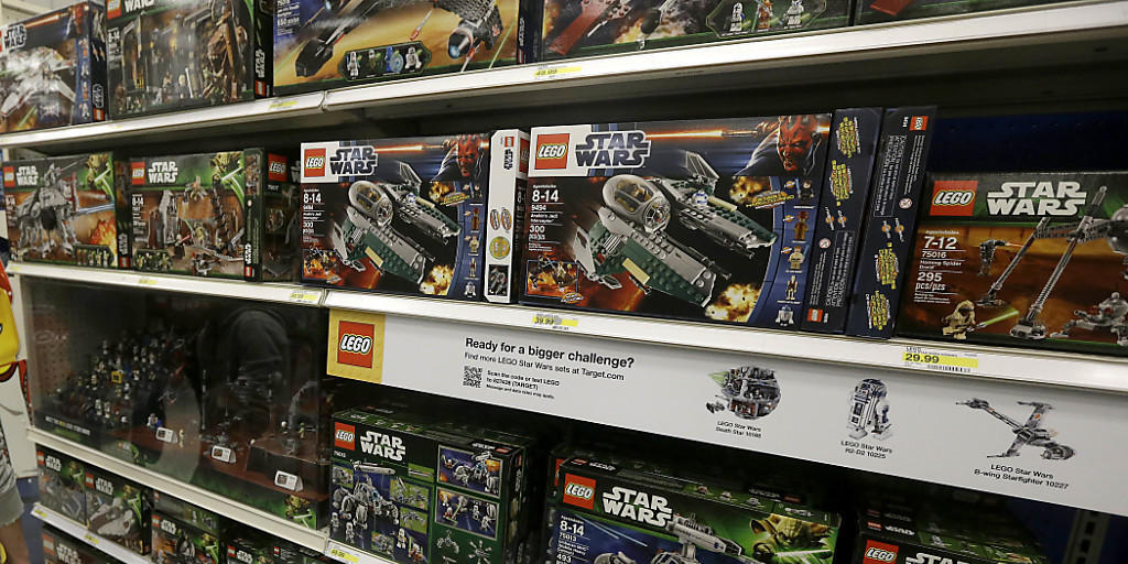 Selbst einst so harmloses Spielzeug wie Lego wird immer martialischer: 30 Prozent der Baukästen enthalten mittlerweile Waffen. (Archivbild) Selbst einst so harmloses Spielzeug wie Lego wird immer martialischer: 30 Prozent der Baukästen enthalten mittlerweile Waffen. (Archivbild)