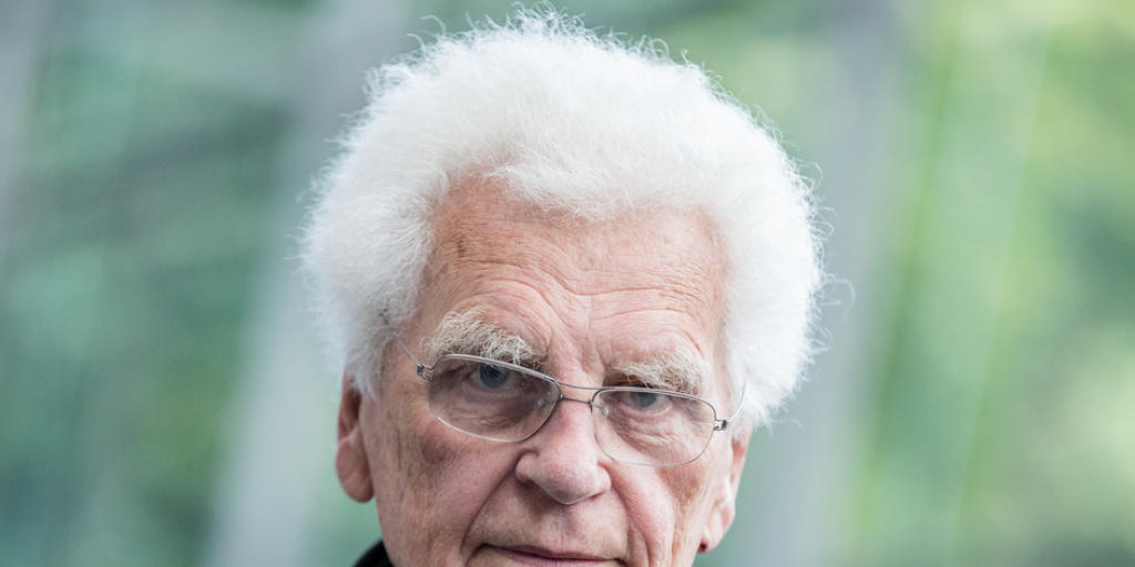 Er prägte das deutsche Gegenwartstheater wie kaum ein Zweiter: Autor Tankred Dorst. (Archivbild) Er prägte das deutsche Gegenwartstheater wie kaum ein Zweiter: Autor Tankred Dorst. (Archivbild)