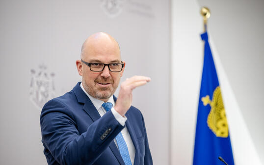 Vorstellung Landesvoranschlag und Finanzgesetz 2025 & Vorstellun