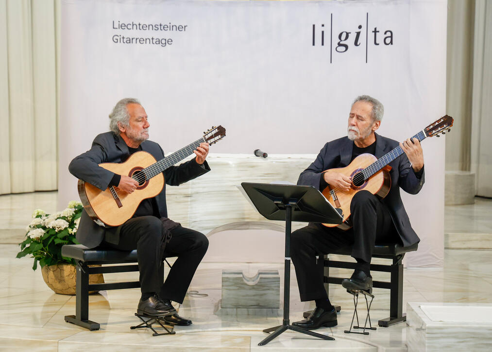 ligita: 3. internationaler ligita Wettbewerb Gitarre + 1 - Finale + Konzert mit Duo Assad