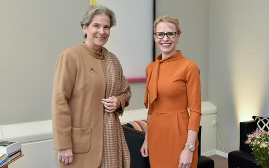Besuch von christine beerli Präsidentin des icrc bei Aurelia Frick (Regierungsrätin)