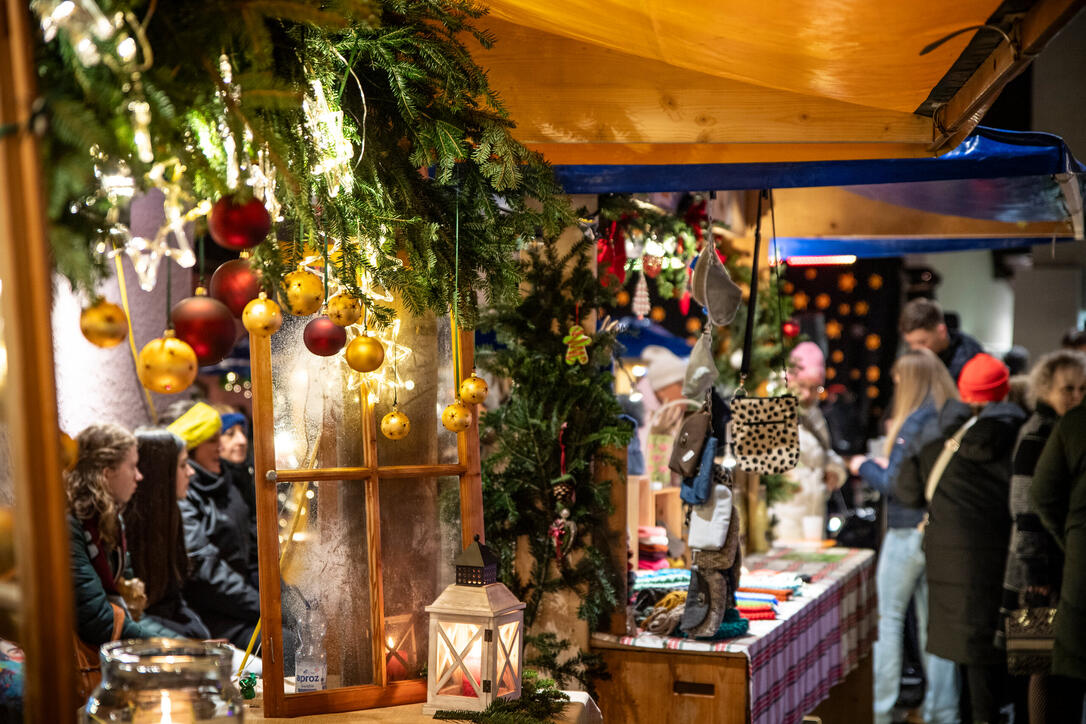 Adventsmarkt (Lichterglanz), in Triesenberg (30.11.2025)