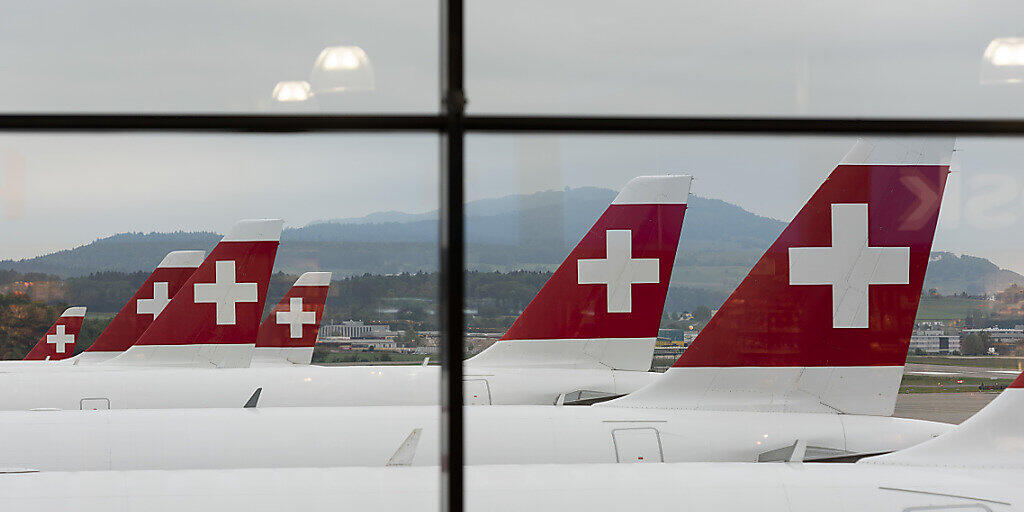 Die Fluggesellschaft Swiss konnte im November erneut erheblich mehr Passagiere begrüssen als vor einem Jahr. (Archivbild) Die Fluggesellschaft Swiss konnte im November erneut erheblich mehr Passagiere begrüssen als vor einem Jahr. (Archivbild)