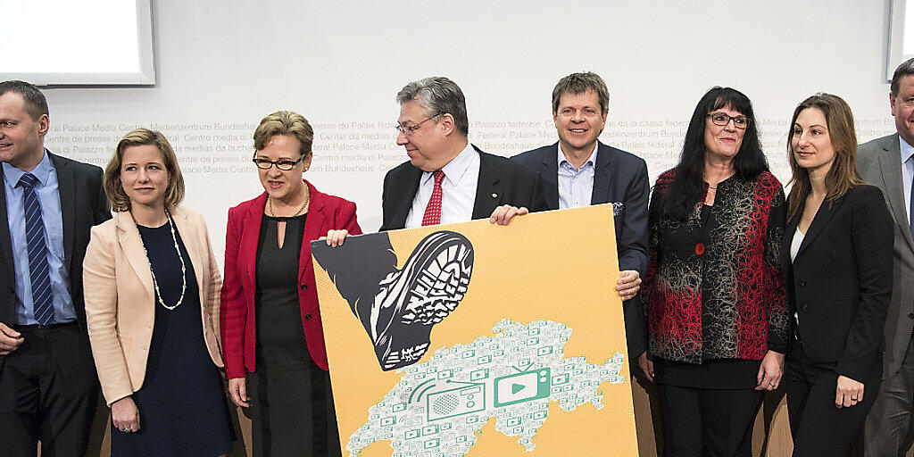 Parlamentarierinnen und Parlamentarier von links bis rechts kämpfen gegen die No-Billag-Initiative.
