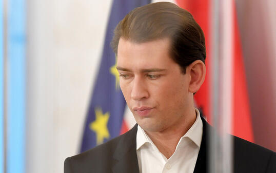 Sebastian Kurz (ÖVP), Bundeskanzler von Österreich, spricht nach einer Sitzung des Ministerrates. Foto: Roland Schlager/APA/dpa