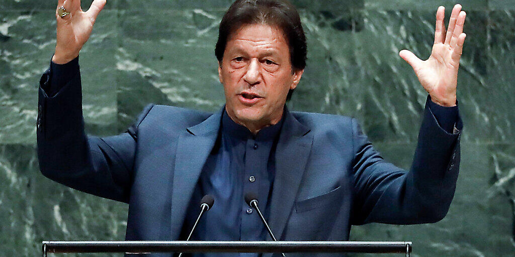 ARCHIV - Imran Khan, Premierminister von Pakistan, spricht während der Generalversammlung der Vereinten Nationen. Foto: Richard Drew/AP/dpa