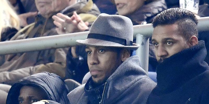 Dortmunds Pierre-Emerick Aubameyang verfolgte das Champions-League-Heimspiel gegen Sporting Lissabon von der Tribüne aus Dortmunds Pierre-Emerick Aubameyang verfolgte das Champions-League-Heimspiel gegen Sporting Lissabon von der Tribüne aus