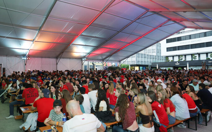 WM-Meile Rathausplatz Vaduz Spiel Schweiz-Katar
