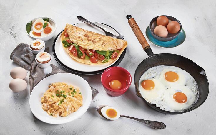Cooked egg dishes for breakfast.