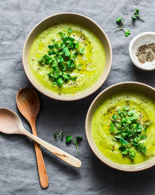 Gemüsesuppe mit Spinat
