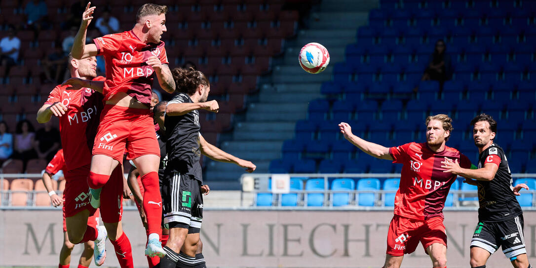 Marcel Monsberger (links) erzielt bereits in der 9. Minute das 1:0 – er hätte noch zwei Treffer markieren müssen.