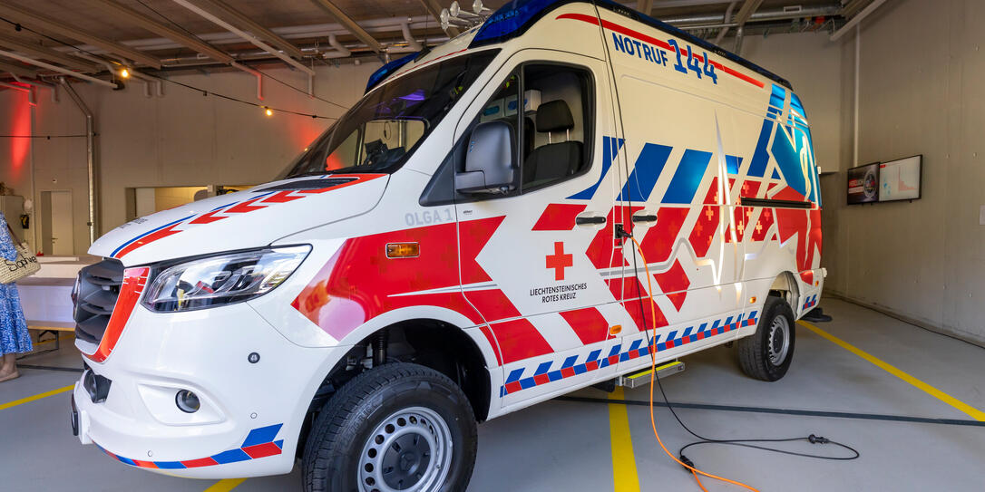 Einweihung Rettungswagen in Vaudz