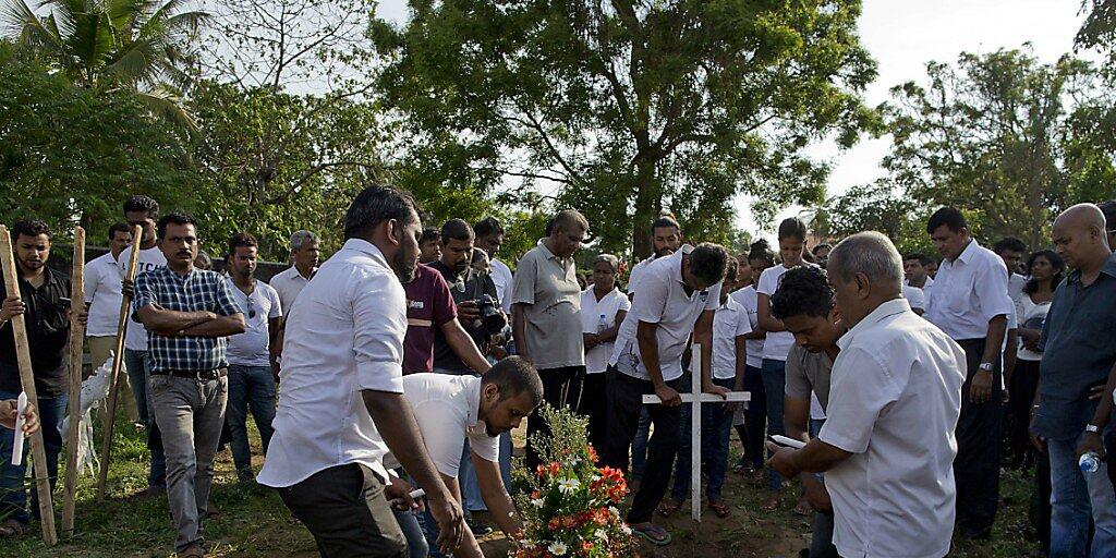 Erste Opfer der Anschläge in Sri Lanka wurden bereits beigesetzt.