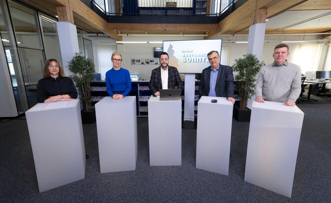 240121 Abstimmungs-Sonntag -  Elefantenrunge im Medienhaus, Vadu