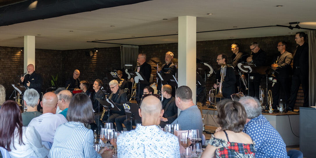 Dinner & Concert - Big Band mit James Morrison