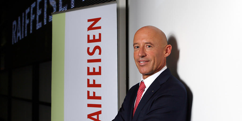 Raiffeisen-Chef Patrik Gisel kündigt im Interview an, dass die Bank einen anderen Weg finden will, um geringer Verdienenden eine Hypothek geben zu können. (Archivbild)