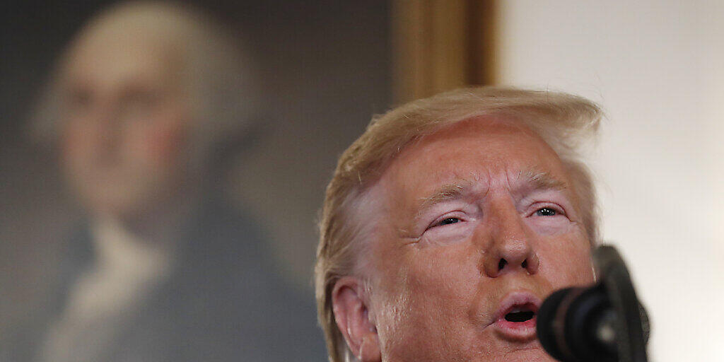 US-Präsident Donald Trump versucht, den auch in seiner eigenen Partei heftig kritisierten Syrien-Kurs als grossen Erfolg zu verkaufen. Er hat die Sanktionen gegen die Türkei aufgehoben.