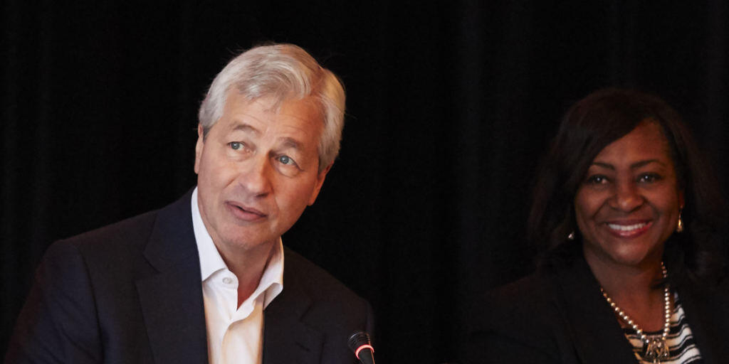 Einer der wichtigsten Männer der Wall Street, Jamie Dimon, bleibt für fünf weitere Jahre der Chef der grössten US-Bank JPMorgan Chase. (Archivbild)