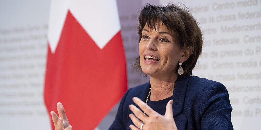Bundesrätin Doris Leuthard räumt vor den Medien ein, eine "gewisse Amtsmüdigkeit" an sich bemerkt zu haben.