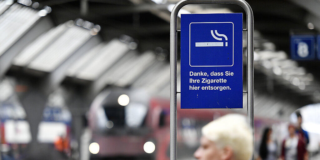 Rauchen nur noch in bestimmten Zonen erlaubt: Ab Ende Oktober hat auch die Zentralbahn rauchfreie Bahnhöfe. (Archivbild)