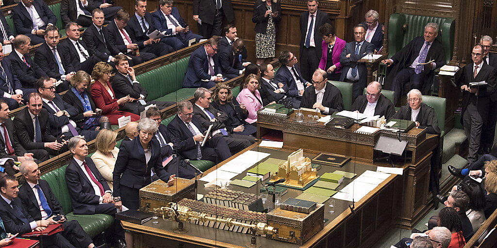Das britische Unterhaus hat in der Nacht auf Donnerstag für eine Verschiebung des Brexit gestimmt, um einen EU-Austritt ohne Abkommen zu verhindern.