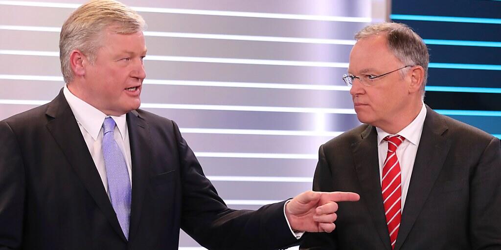 Politisch liegen Althusmann (l), und Weil nicht meilenweit voneinander. Die Verhandlungen zwischen SPD und CDU für eine grosse Koalition in Niedersachsen sollen nun rasch beginnen.