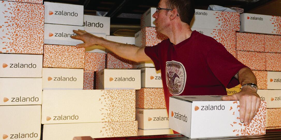 Das Geschäft der Grenzpaket-Stationen wächst seit Jahren. Dass Online-Shoppen im Ausland für Schweizer und Liechtensteiner teurer werden soll, dürfte dem Geschäft nochmals Auftrieb verleihen. Bild: Keystone
