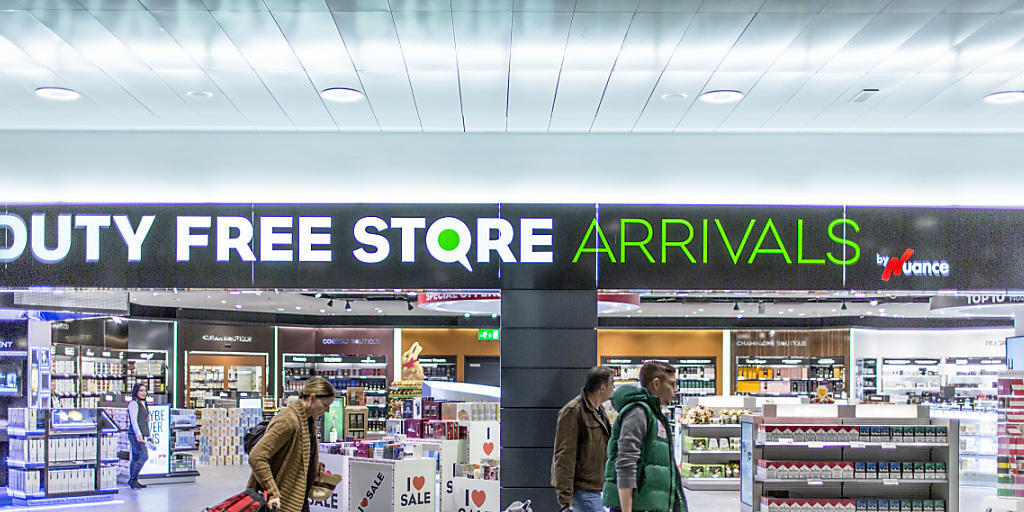 Ein Duty Free Shop am Flughafen Zürich (Archiv)